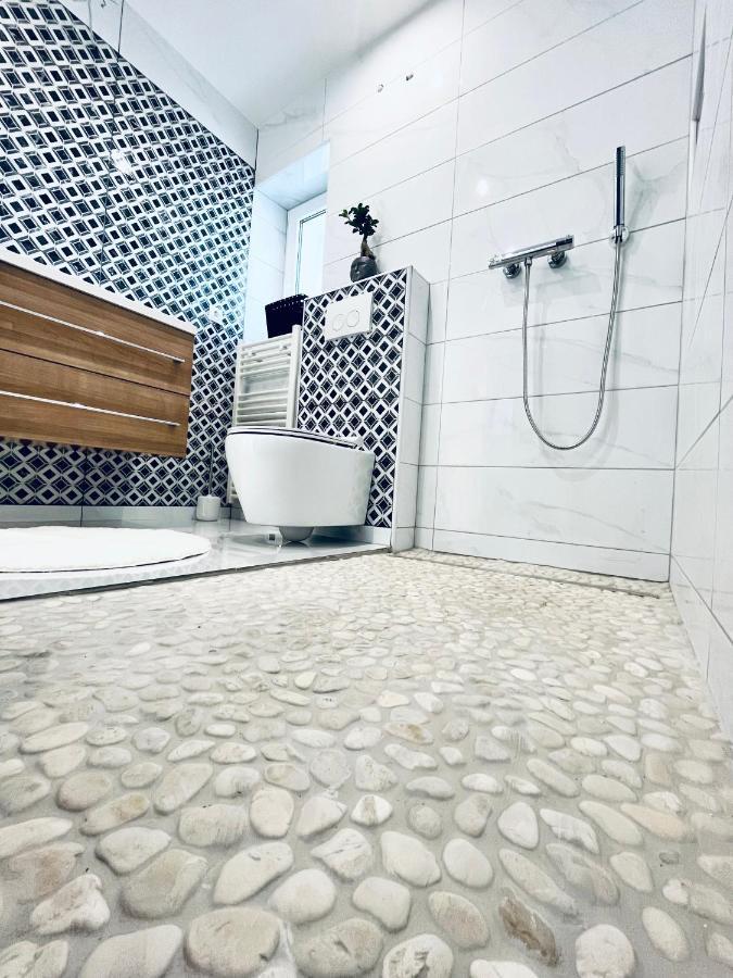 Luxe Apartments Ljutomer Bagian luar foto